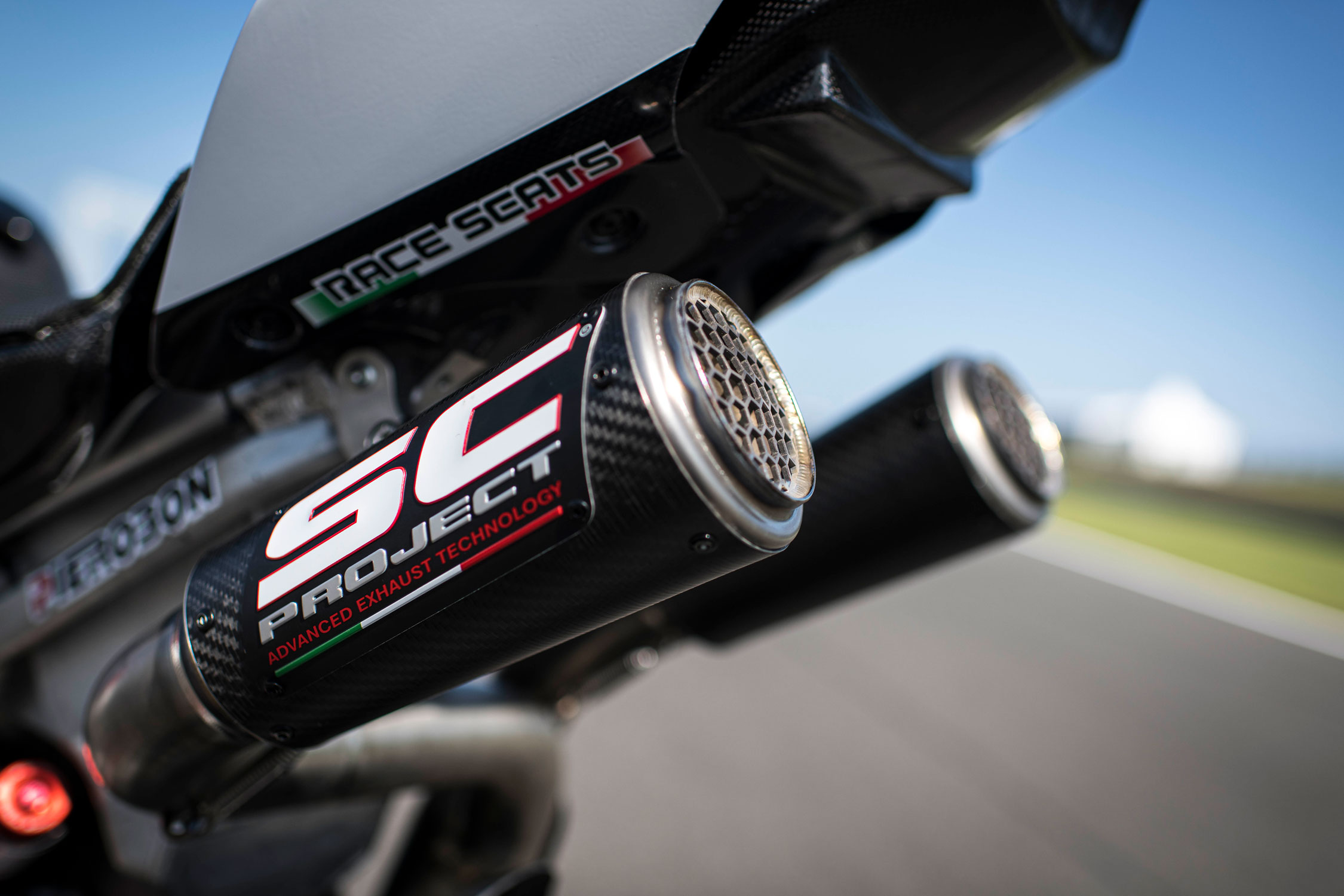 New Full Exhaust System For Ducati Panigale V4