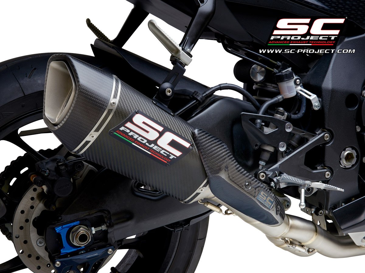 YAMAHA YZF R1 (2015 - 2016) - R1M YAMAHA YZF R1 (2017 - 2019) - R1M YAMAHA YZF R1 (2020-2021) - R1M SC1-R Muffler, with carbon fibre end cap, with de-cat link pipe